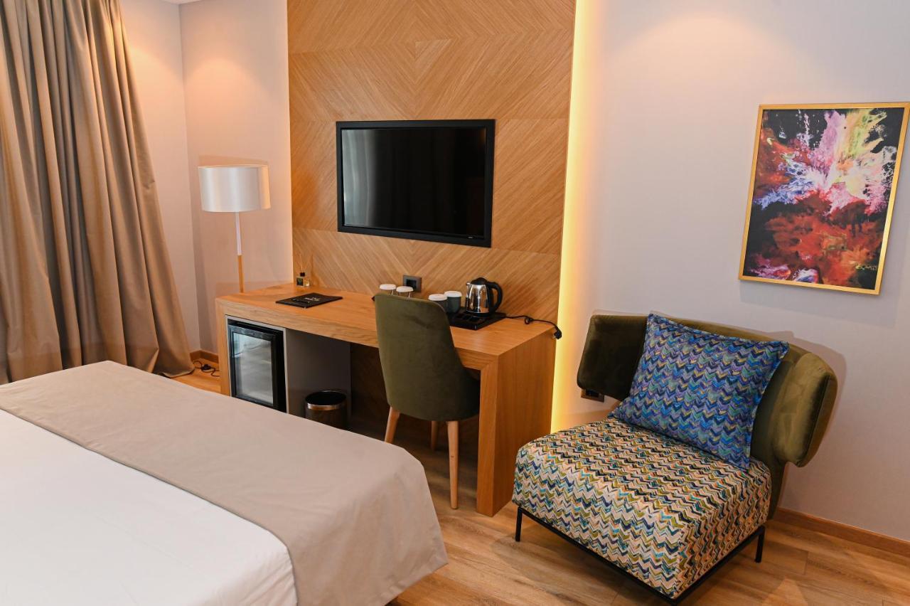 White Hill Hotel, Spa & Conferences ดูร์เรส ภายนอก รูปภาพ